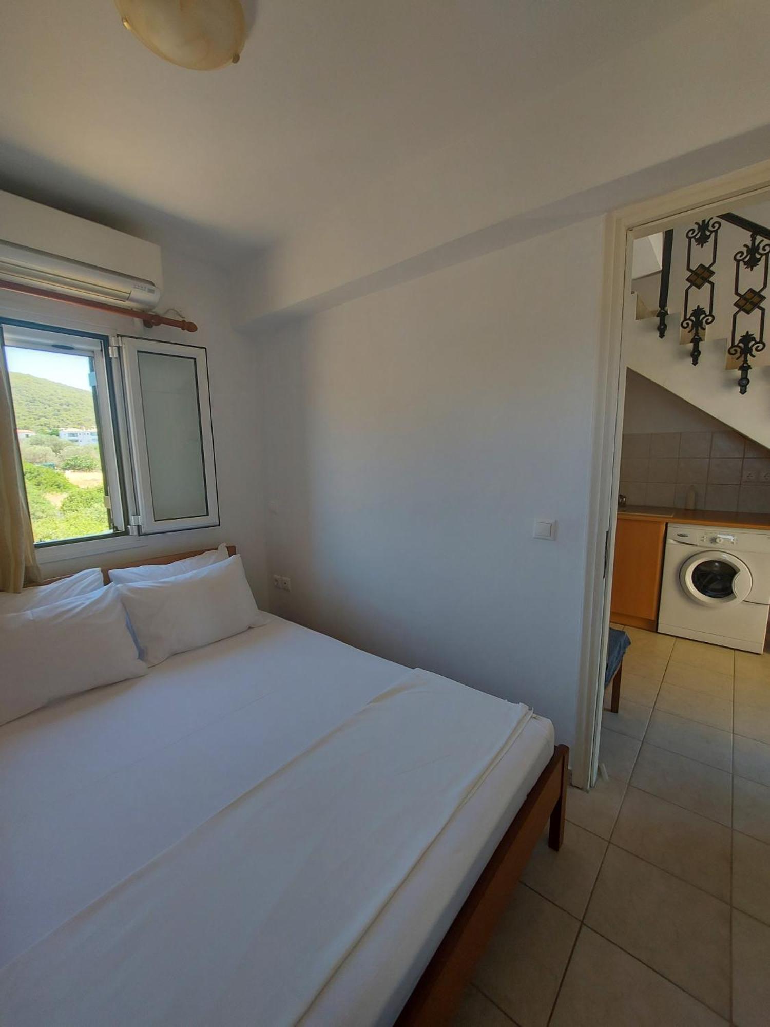 C-View Apartments Megalochori  Phòng bức ảnh