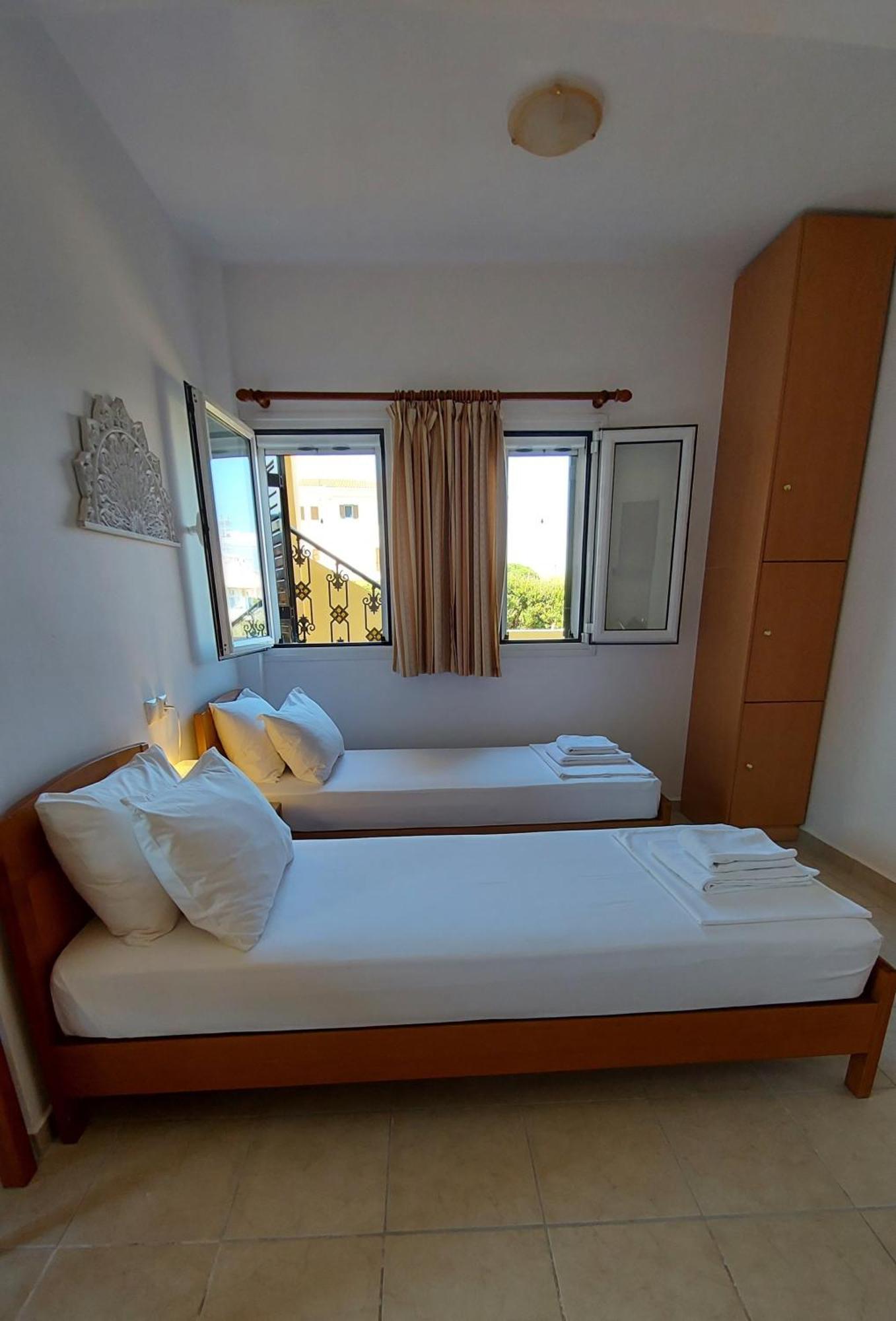 C-View Apartments Megalochori  Phòng bức ảnh